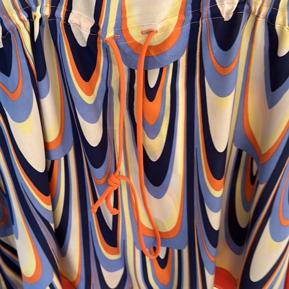 M for Missoni size M top .. material is polyester - Picture 3 of 4